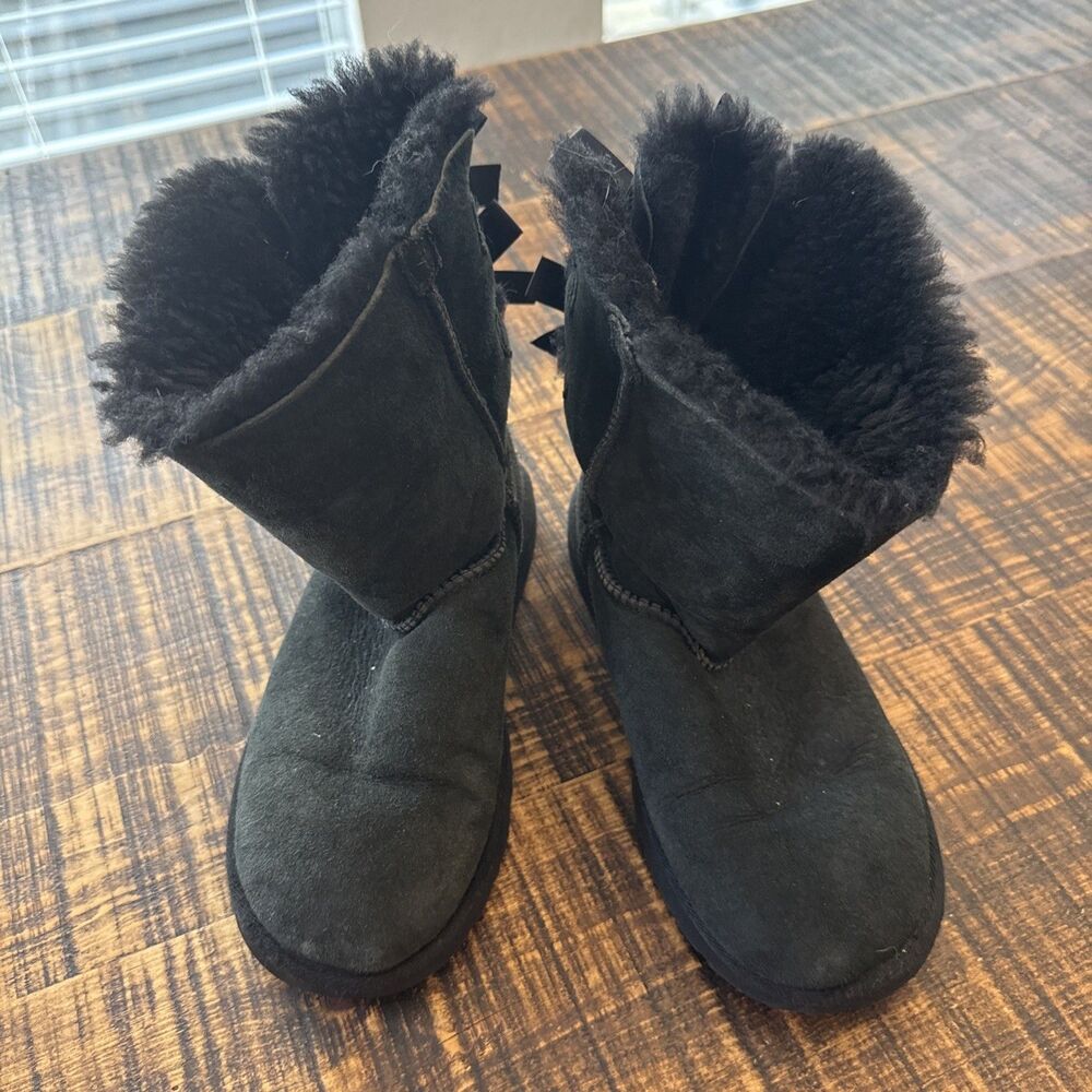 UGG Mini Bailey Bow Black Boots Kids Girls Size 3  Winter Fall